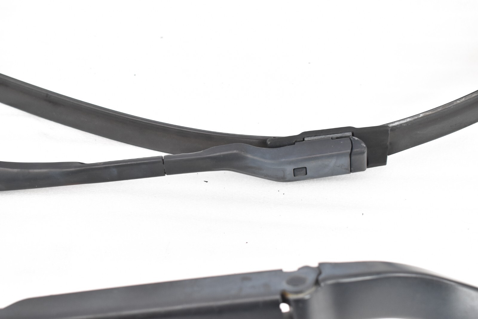 🚀 Genuine Maserati 13-17+ Quattroporte Ghibli LH Windshield Wiper Arm 670007562