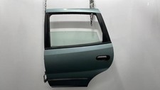 Porte arrière et accessoires Nissan TINO