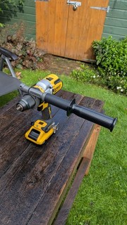 DeWalt DCD999 HAMMER DRILL. UNUSED. WITH 3aH BATTERY