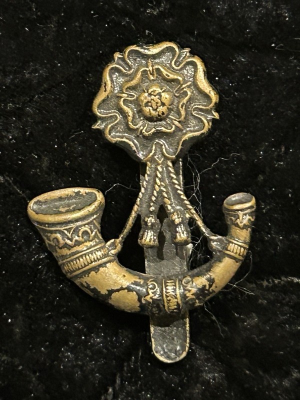 Original WW1 British Army 6th (Territorial) Battalion of The Kings Regiment Badg