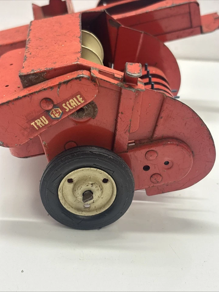Vtg 1/16 True Scale Hay Baler - Image 4 of 4