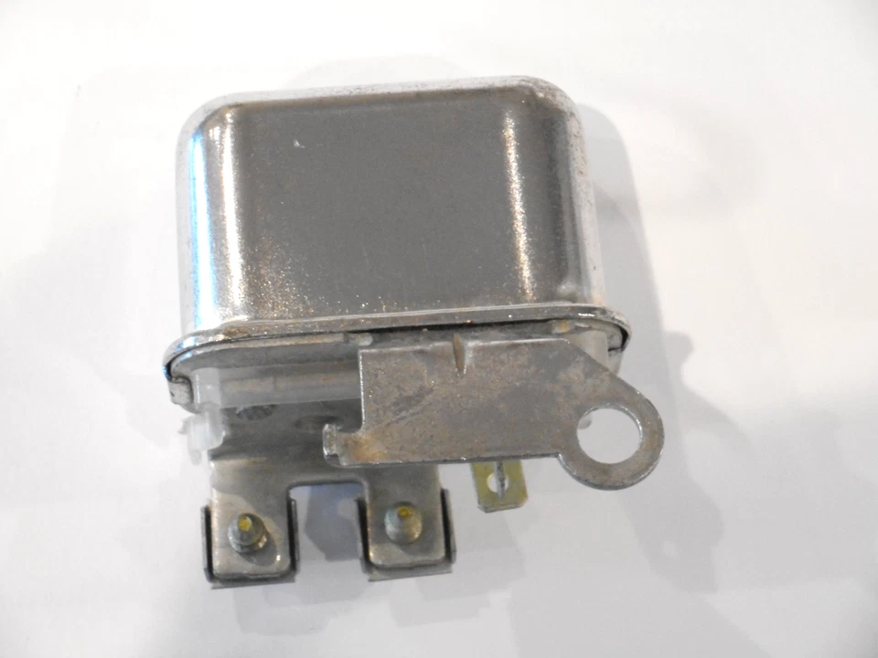 NOS 1963 63 64 65 824 Delco Horn Relay Impala Chevelle Corvette NCRS 1115824 OEM Foto 4 de 4