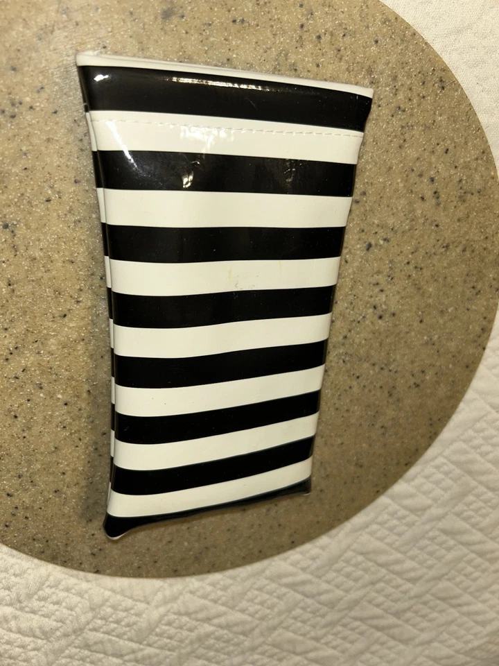 Gafas de sol BETSEY JOHNSON ojos de gato vinilo negro/blanco/rosa clutch Foto 4 de 4