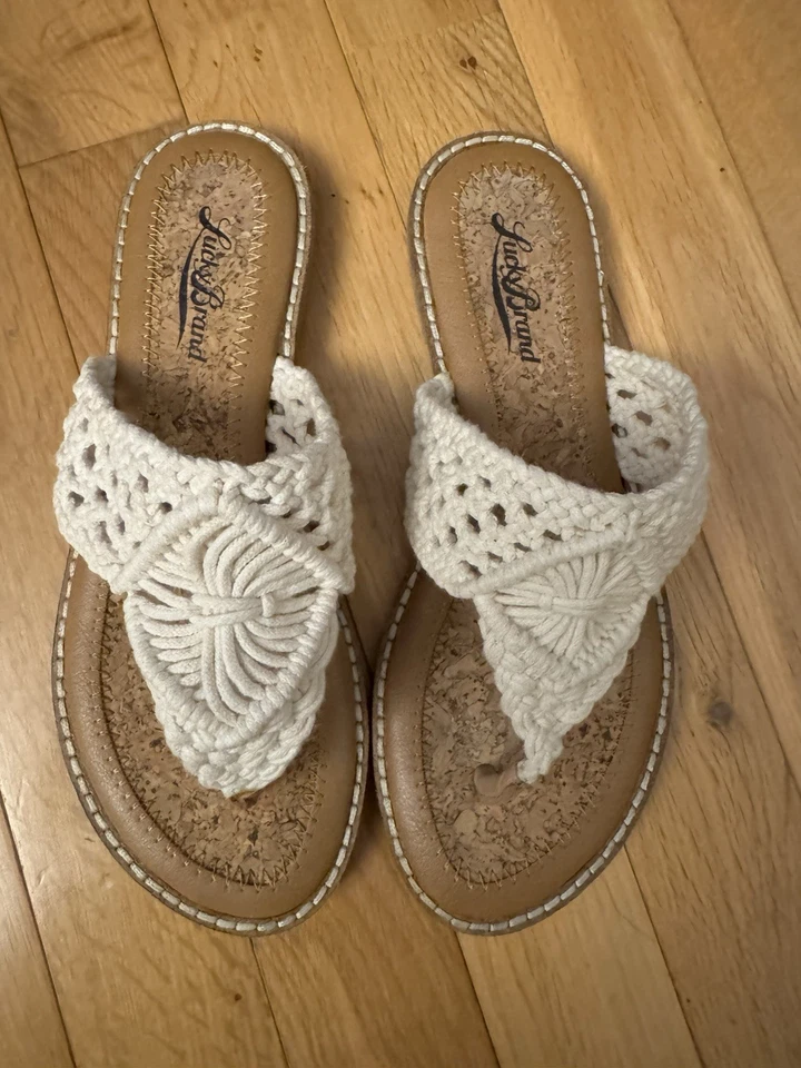 Sandalias LUCKY BRAND Barry Chanclas Tanga Crochet Macramé Beige Talla 6.5M Foto 2 de 4