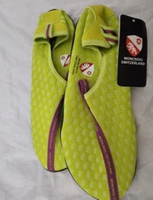 Moncross Switzerland  Light Green Woman's US Size 8 Aqua Shoes. Made In KOREA 