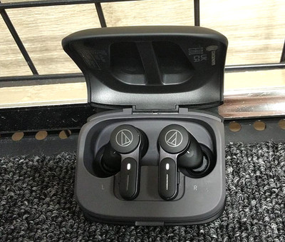 Audio-Technica ATH TWX7   Premium Wireless Earbuds, LDAC, Multi Point, Qi Used