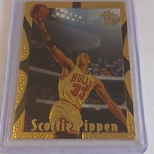 Topps Embossed Scottie Pippen #16 Chicago Bulls NBA 1994-95 Basketball Card