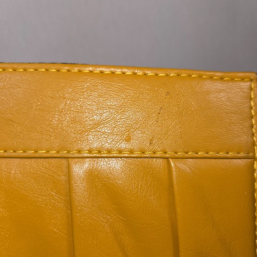 Miche Classic Base Bag Shell Yellow Gold Shell - Picture 4 of 7