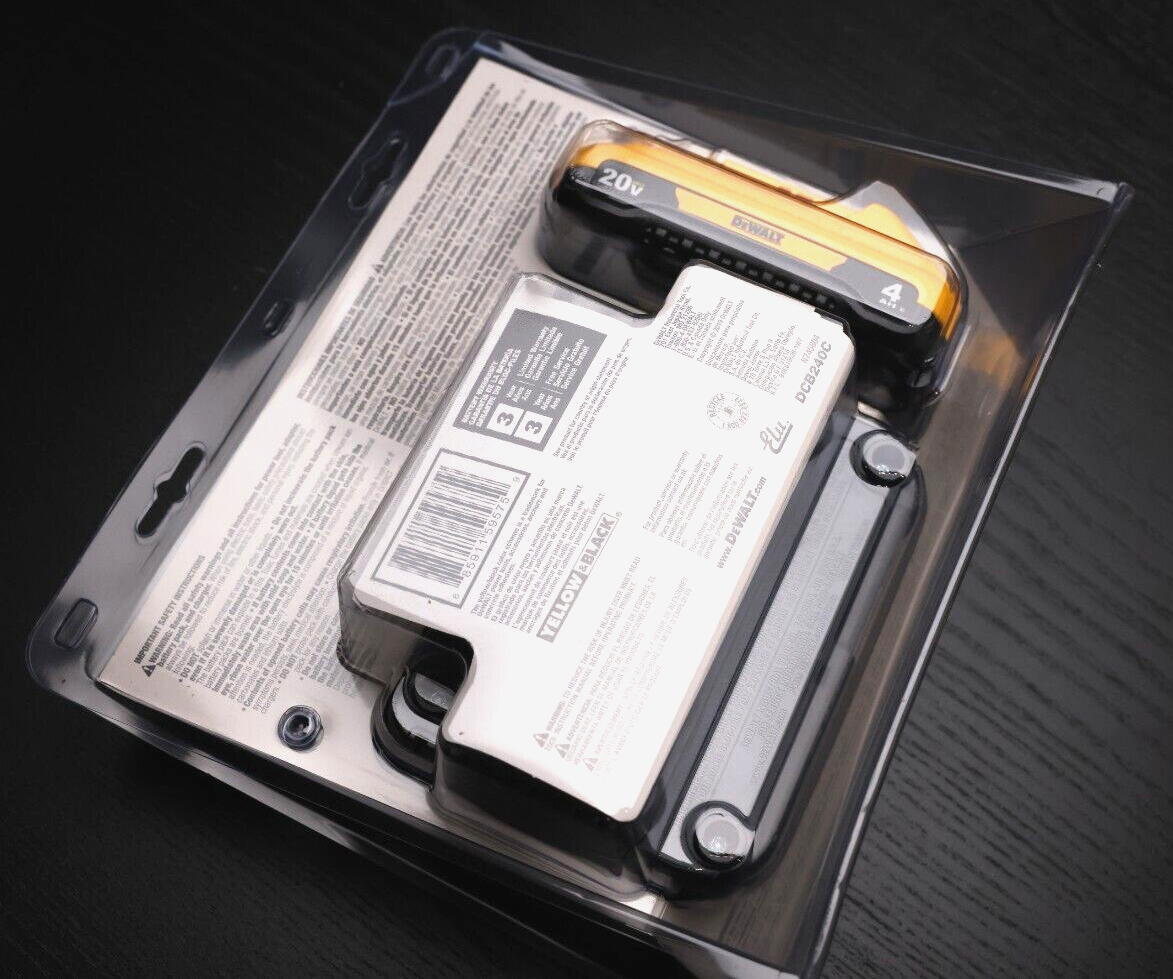 DEWALT DCB240C 20V MAX 4 Ah Compact LiIon Battery & Charger Kit New