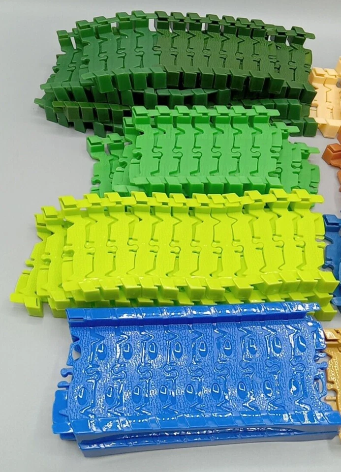 Mindscope Neo Tracks Twister Flexible Interlocking Multi Colors 250+ Pcs Lot - Image 2 of 4