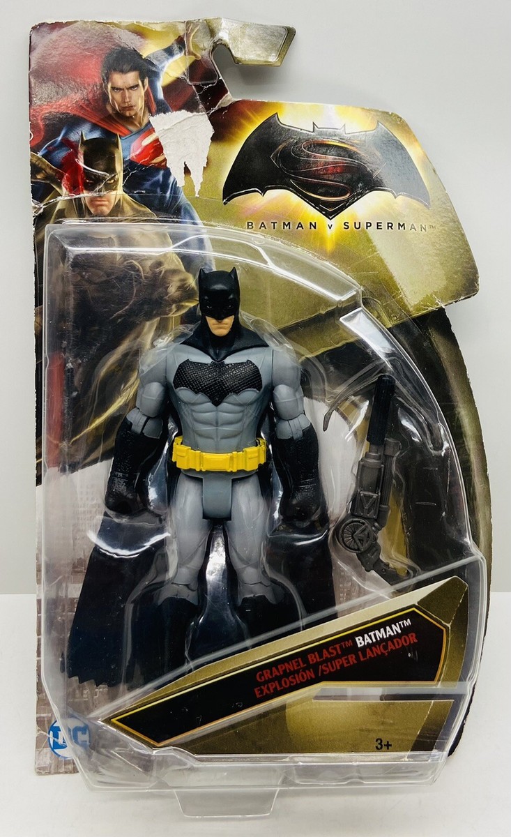 BATMAN V SUPERMAN GRAPNEL BLAST BATMAN ACTION FIGURE (Damaged