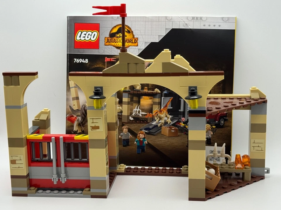 Lego 76948 Jurassic World: T. rex & Atrociraptor Dinosaur Breakout with instruct - Image 4 of 4
