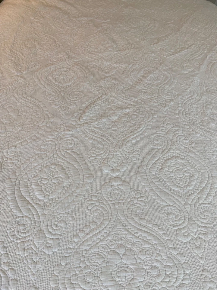 Nicole Miller Home King bedspread Damask White cotton stitching contemporary Lux - Image 4 of 4