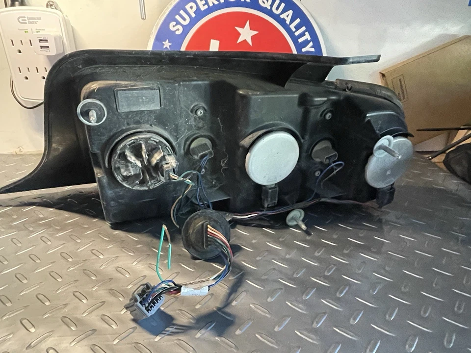 Ford Mustang 2010 2011 2012 conductor izquierdo luz trasera lateral izquierda lámpara OEM Foto 3 de 4