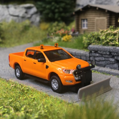 Ford ranger, à plateau avec chasse-neige, orange - BUSCH 52862 - HO 1/87 | Condition: Neuf