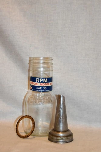 Vintage  Motor Oil glass bottle, 1quart  paper label pour spout & cork O ring