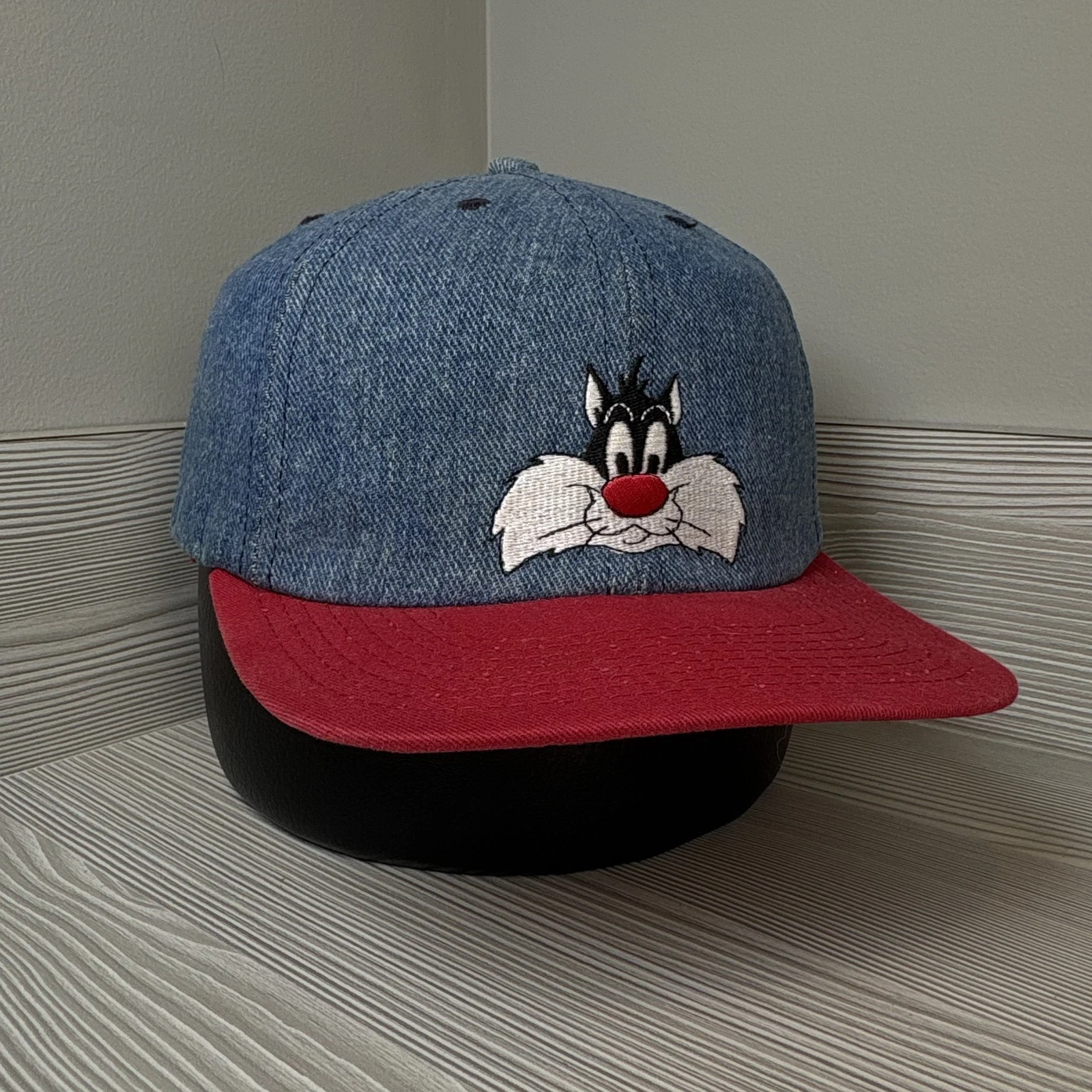 Vintage 90's Looney Toons Sylvester The Cat Denim Hat Cap Snapback Adjustable
Opens in a new window