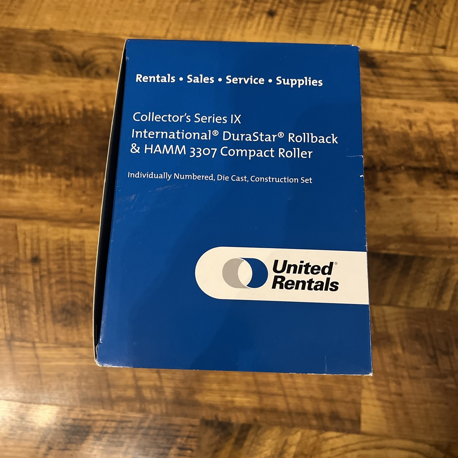 Collector's Series IX International Rollback & HAMM 3307 Compact Roller NIB