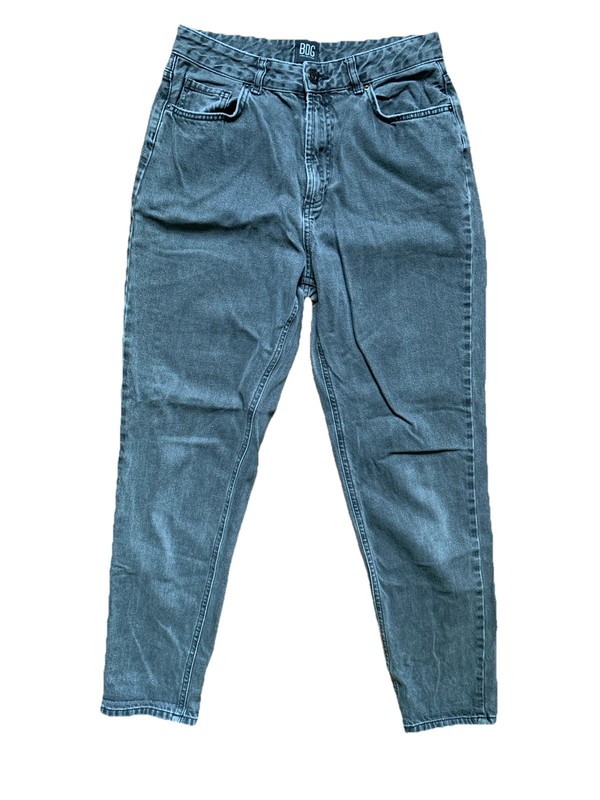 Urban Outfitters BDG Women's black 5 Pocket MOM Jean Size 29