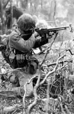 WW2 Photo Picture US Marine with M1918 Browning Auto Rifle Pacific 412