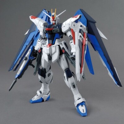 NEW 1/100 MG Freedom Gundam - Z.A.F.T. Mobile Suit ZGMF-X10A Ver