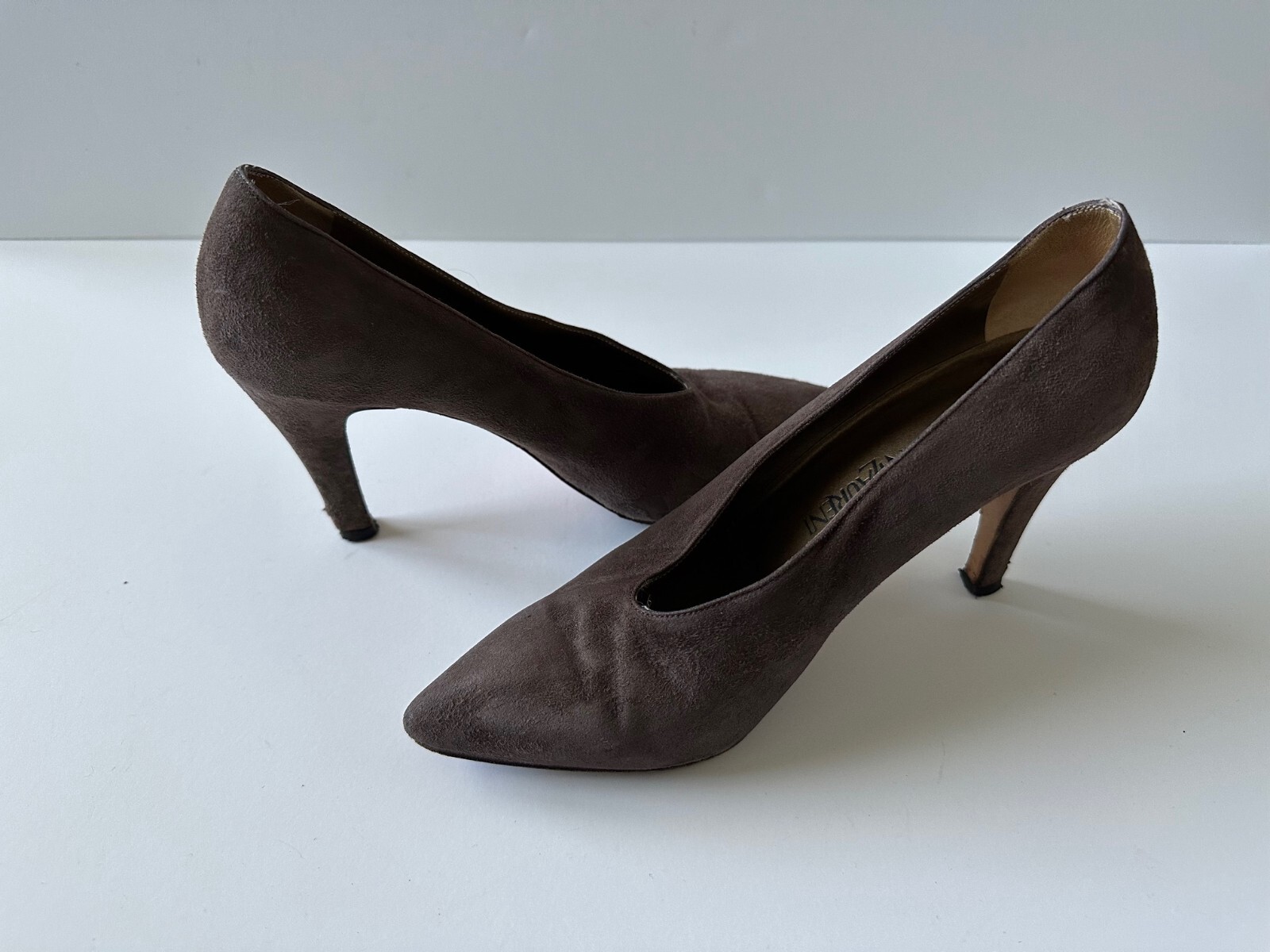 Scarpe vintage Yves Saint Laurent YSL marrone pelle scamosciata tacco alto. U 7M