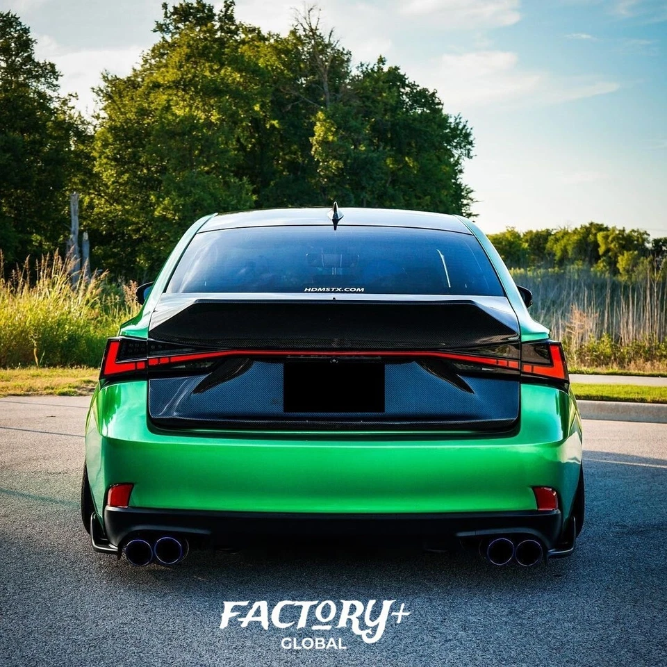 Дымчатые светодиодные задние фонари для седана Lexus IS250 IS300 IS350 2014-2020 с анимацией - Изображение 4 из 4