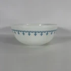 Vintage Pyrex Snowflake Garland Mixing Bowl 404 4 Quart White Blue USA