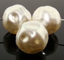 6 ACRYLIQUES VINTAGE JAPONAISES PERLES BLANCHES 19mm. PERLES RONDES BAROQUE A1243