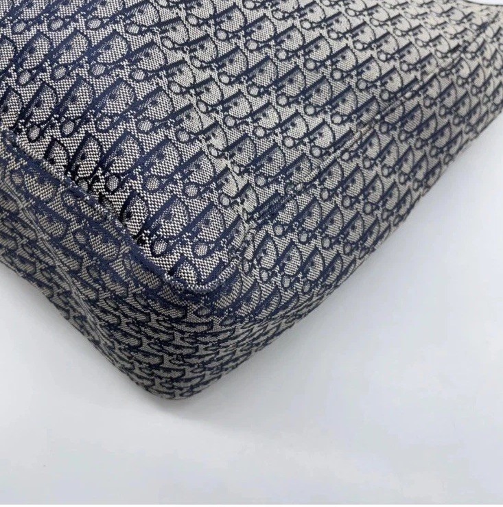 Authentic  Christian Dior Trotter Navy 1023 GM Bucket Leather Tote Bag NS110107