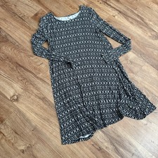 Old Navy women's Small black and white geometric pattern long-sleeve shift dress