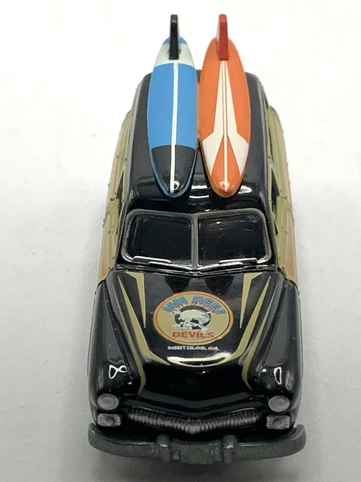 Johnny Lightning Surf Rods 1950 Mercury Woody Wagon Black Fear No Sharks - Image 4 of 4
