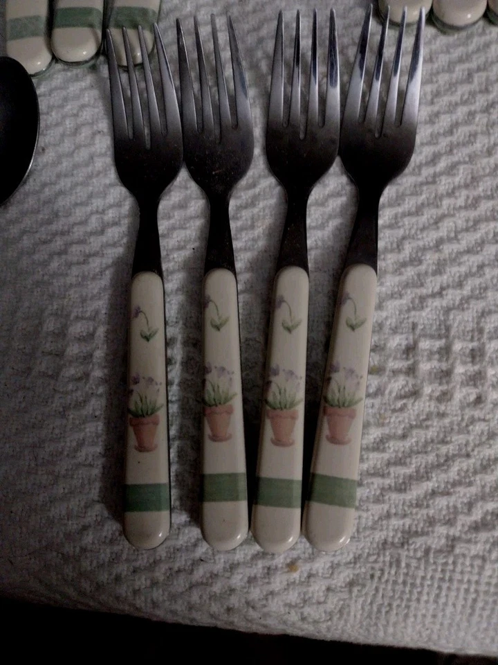 Pfaltzgraff silverware 18 pc Flower Garden 4Forks 4Tsp 4Knives 3Soup 3Salad - Image 3 of 4