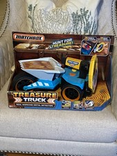 MATCHBOX TREASURE TRUCK WORKING METAL DETECTOR BATTERY OPERATED FIGURE NEW