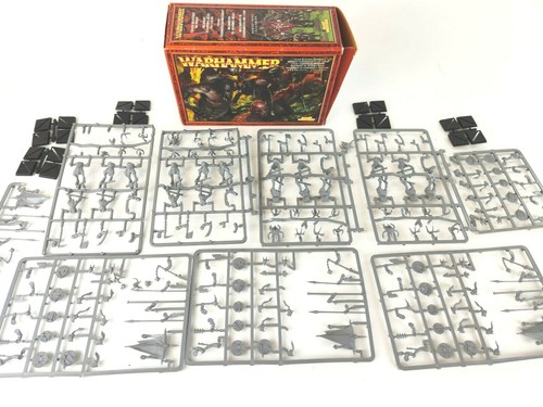 Pacchetti miniature di plastica Warhammer Age of Sigmar fantasy Battles OOP - Foto 313 di 321