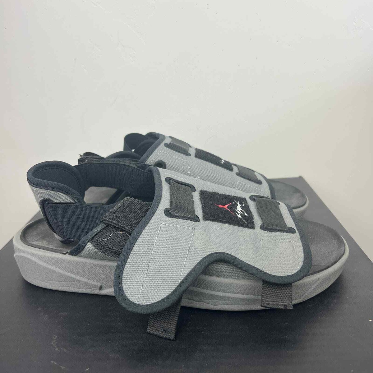 Nike Air Jordan LS Slides Retro Smoke Grey Sandals Mens Size  display picture 3