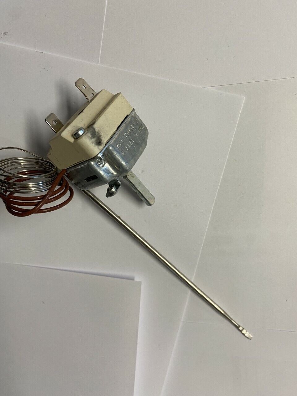 Thermostat 55.19052 pour reparer un four qui ne chauffe plus boite 212 OKI