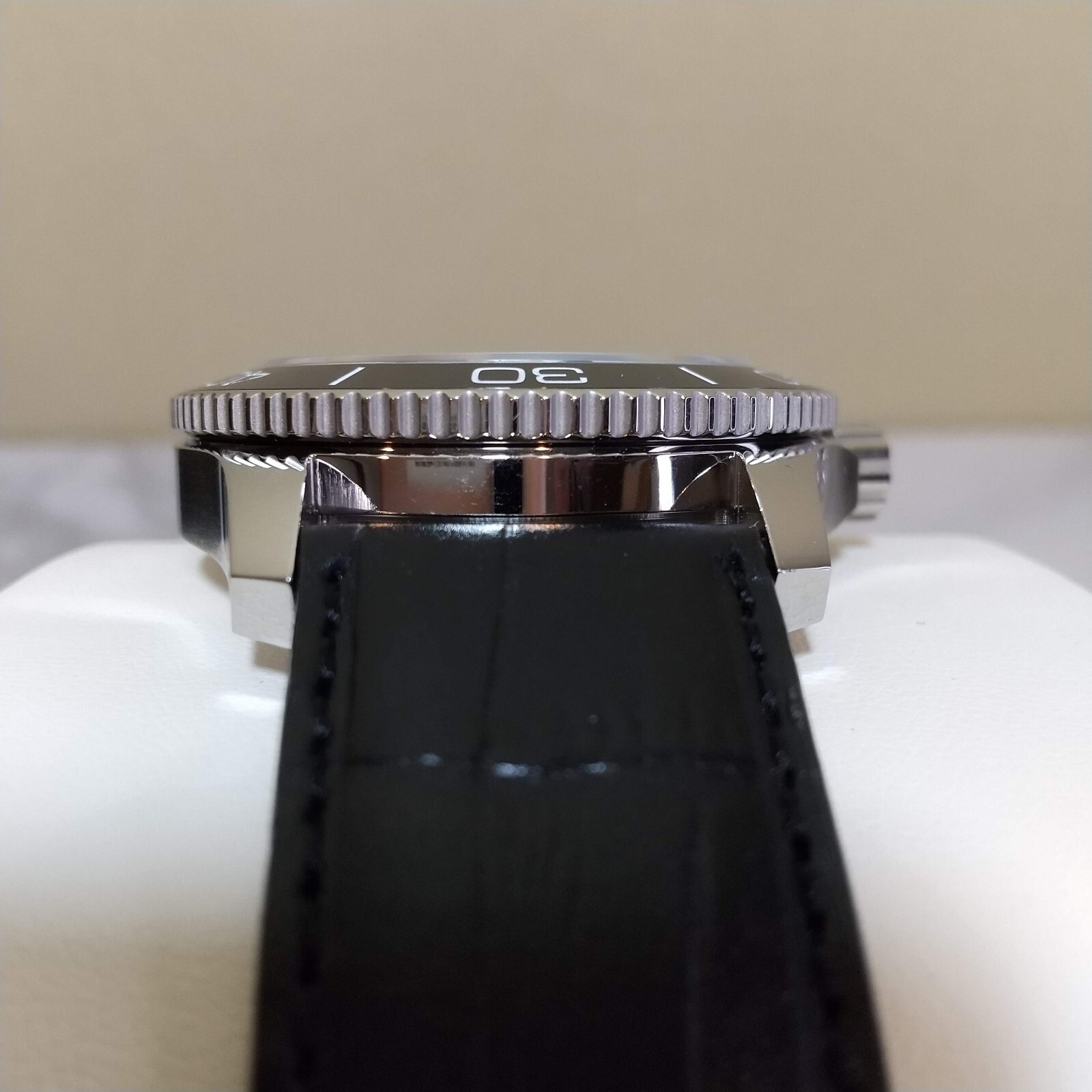 Christopher Ward C60 Trident Pro 600 Dive Watch 43mm White Dial Automatic - Picture 16 of 24