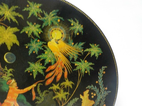 Vintage Russian Black Lacquer Enameled Plate, Signed & Dated 1972 - Picture 4 of 9