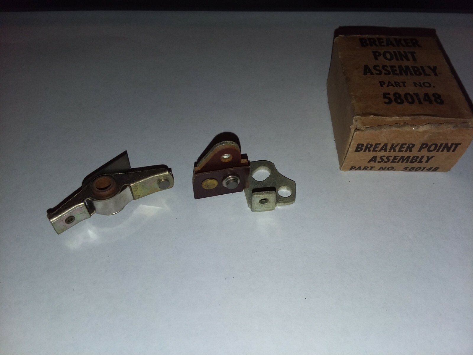 Briggs Stratton engine ignition breaker points assembly part # 580148 ...