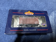 Bachmann 37-726A 12 Ton Ventilated Van BR Brown - Boxed