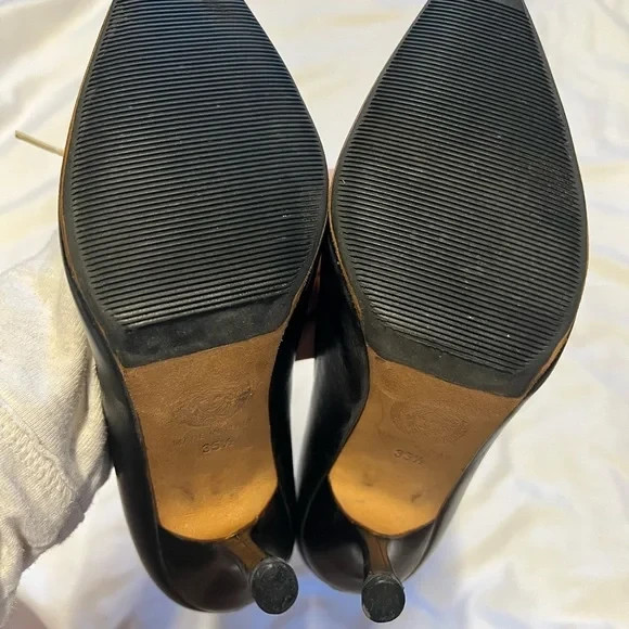 Versace Pumps, Classy unique, Mint condition, Bla… - image 4