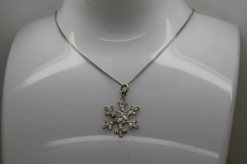 .925 S.S. HAMMERED DESIGN SNOWFLAKE necklace #