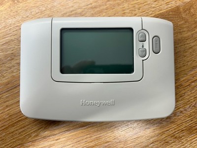 Honeywell Chronotherm CM901 Programmierbarer Raumthermostat 1 Tag CMT901A1044