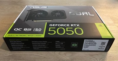 ASUS NVIDIA GEFORCE RTX 5050 OC 8GB, mit geöffneter Originalverpackung