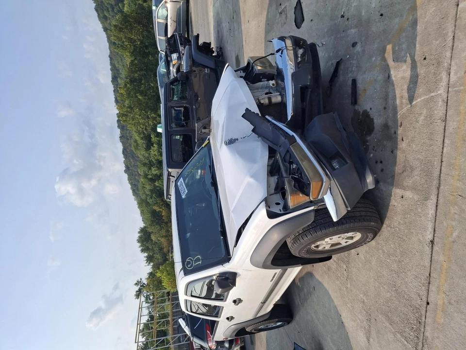 Used Automatic Transmission Assembly fits: 2004 Chevrolet Colorado AT 3.5L 4x2 G Foto 2 de 4