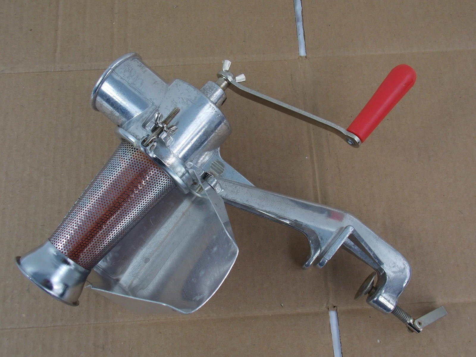 VICTORIO No. 200 Table Mount Food Strainer