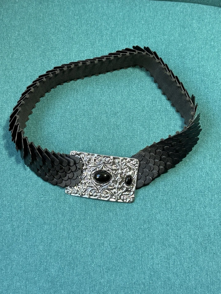 Cinturón Texturizado Vintage Escala Negro Ornamentado Plata Hebilla Piedras Elástico Gótico M Foto 4 de 4
