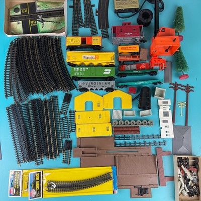   Large Collection of Vintage Train Stuff! - 100+ Pieces