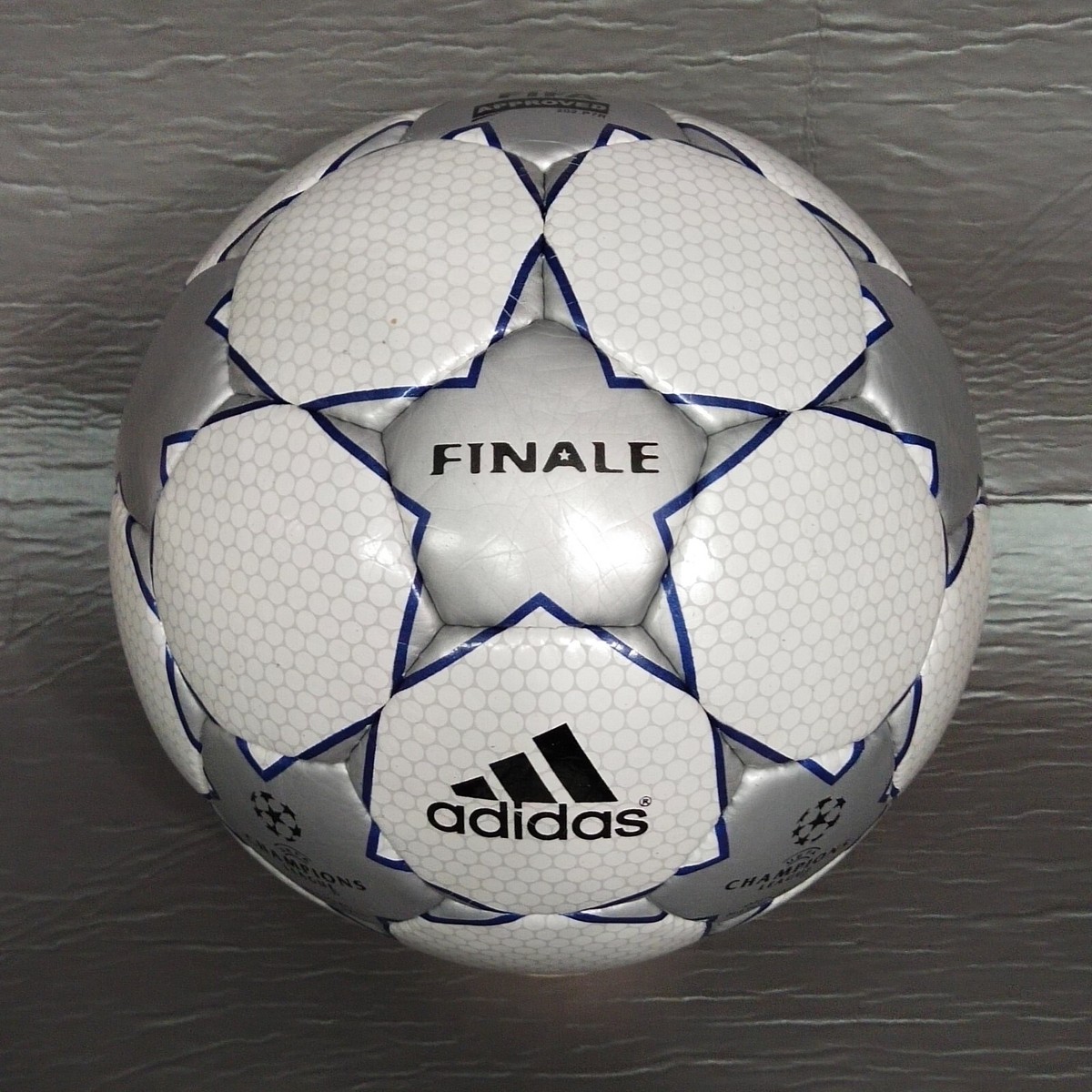 Adidas UEFA Champion League Finale 2001 FIFA APROVED Official